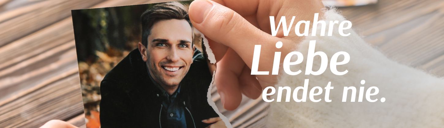 Frau hält ein Foto eines Mannes in den Händen – Symbol für Liebe, Sehnsucht und Hoffnung auf Wiedervereinigung. Darstellung des Prozesses der AGW: Analyse, Empfehlung und Durchführung zur Rückgewinnung von Vertrauen, Nähe und echter Partnerschaft.